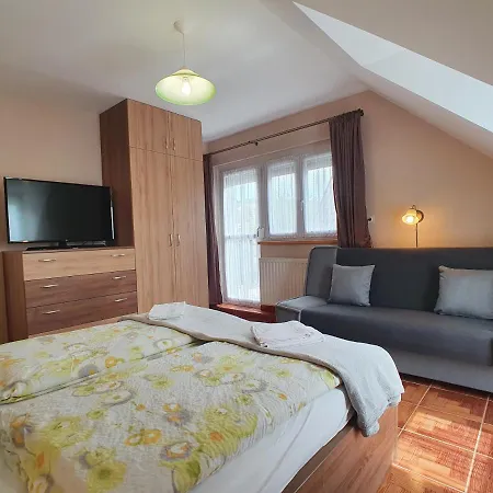 Krisztian Apartmanhaz * فونيارتْسفاشغ