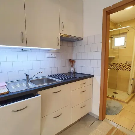 Krisztian Apartmanhaz Lägenhet *