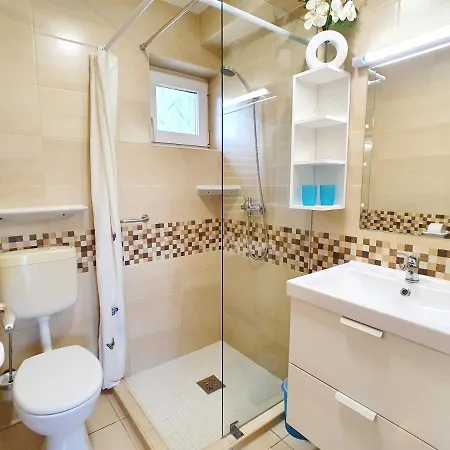 Krisztian Apartmanhaz شقة *