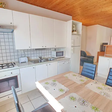 شقة Krisztian Apartmanhaz *