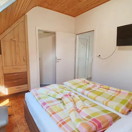 Krisztian Apartmanhaz شقة *