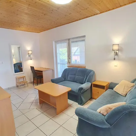 Krisztian Apartmanhaz فونيارتْسفاشغ