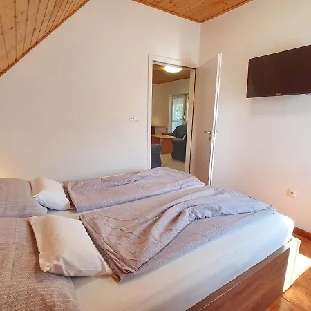 Krisztian Apartmanhaz Lägenhet