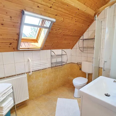 شقة Krisztian Apartmanhaz فونيارتْسفاشغ