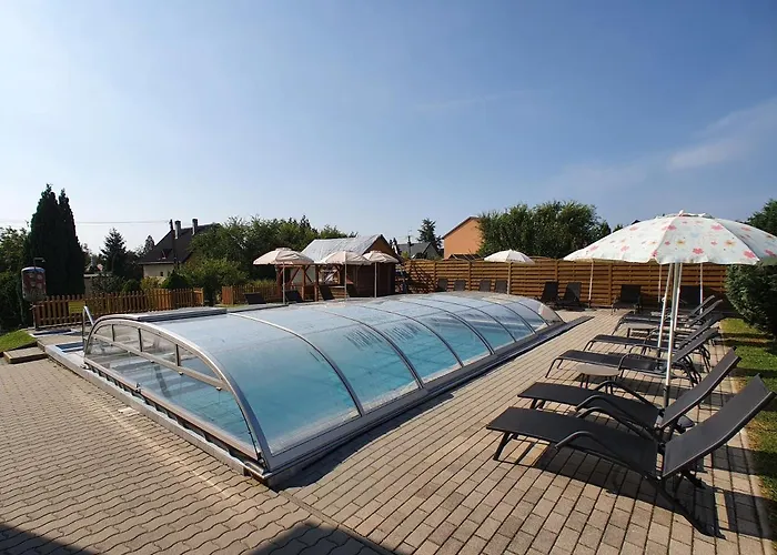 Krisztian Apartmanhaz דירה *