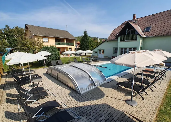 Krisztian Apartmanhaz דירה