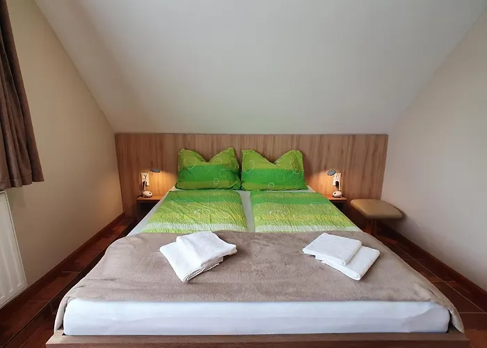 Krisztian Apartmanhaz * פוניארצוושהג'