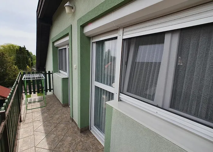 Krisztian Apartmanhaz Апартаменты Вонярцвашхедь