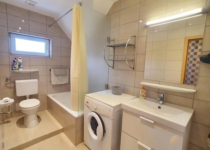 דירה Krisztian Apartmanhaz פוניארצוושהג'