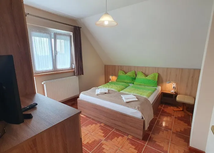 Krisztian Apartmanhaz דירה