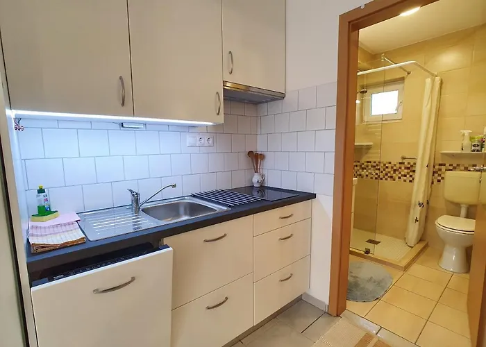 Krisztian Apartmanhaz דירה *