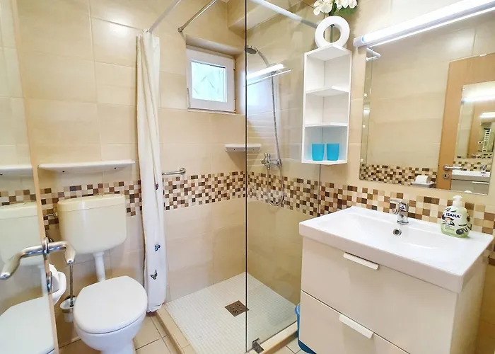 Krisztian Apartmanhaz דירה *