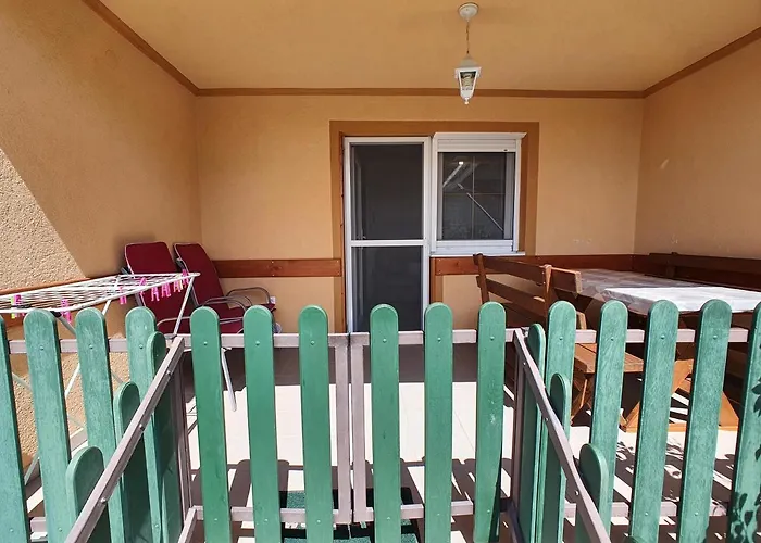 Krisztian Apartmanhaz Вонярцвашхедь