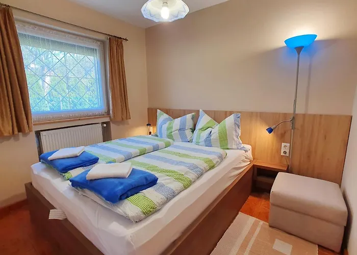 Krisztian Apartmanhaz * פוניארצוושהג'