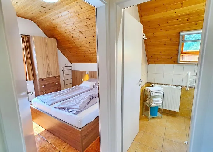 דירה Krisztian Apartmanhaz פוניארצוושהג'