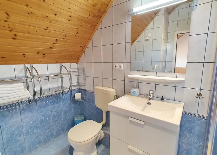 דירה Krisztian Apartmanhaz פוניארצוושהג'