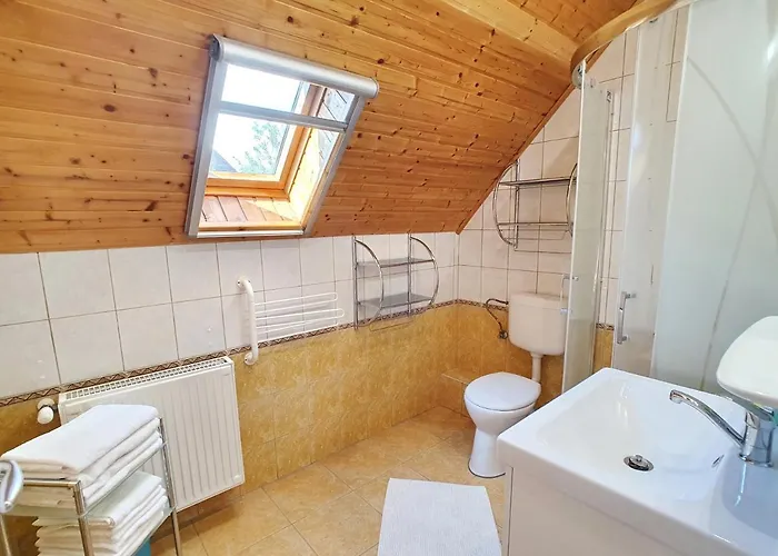 דירה Krisztian Apartmanhaz פוניארצוושהג'